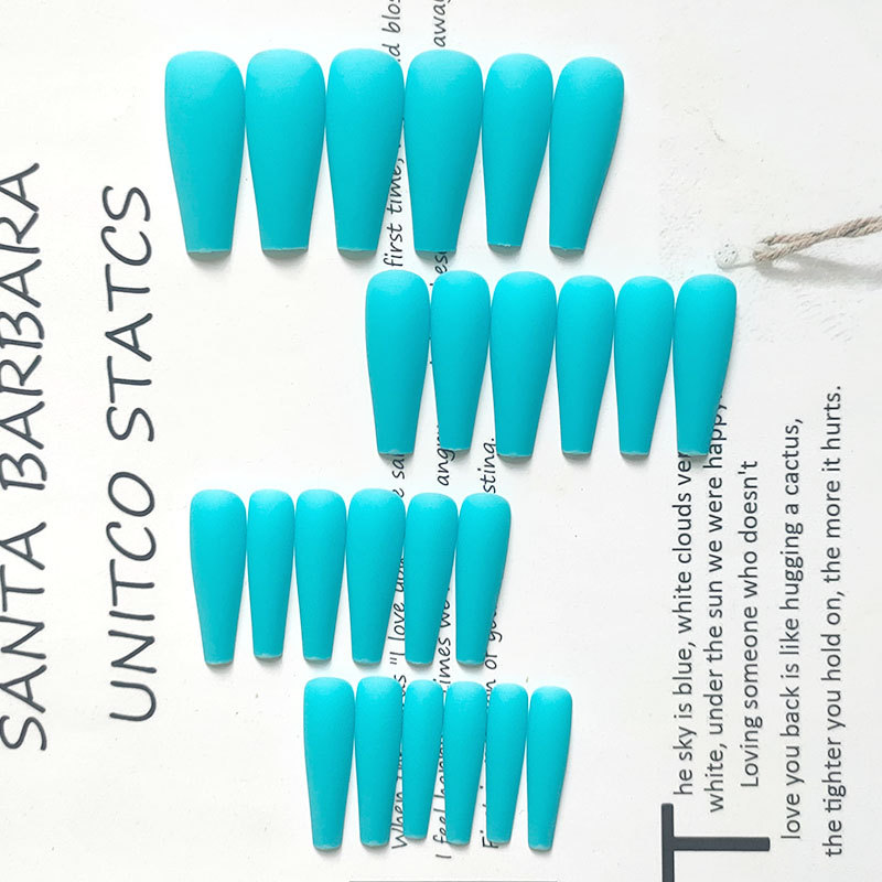 Europa y los Estados Unidos más vendidos lago azul ballet manicure personalidad brillante estilo de vestir uñas 24 piezas parches de uñas terminados