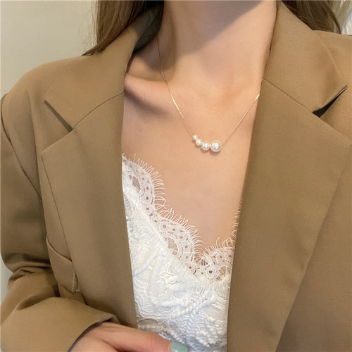 Summer Pearl Necklace  New Women's Light Luxury Unique Clavicle Chain Ins Design Necklace Simple Accessory