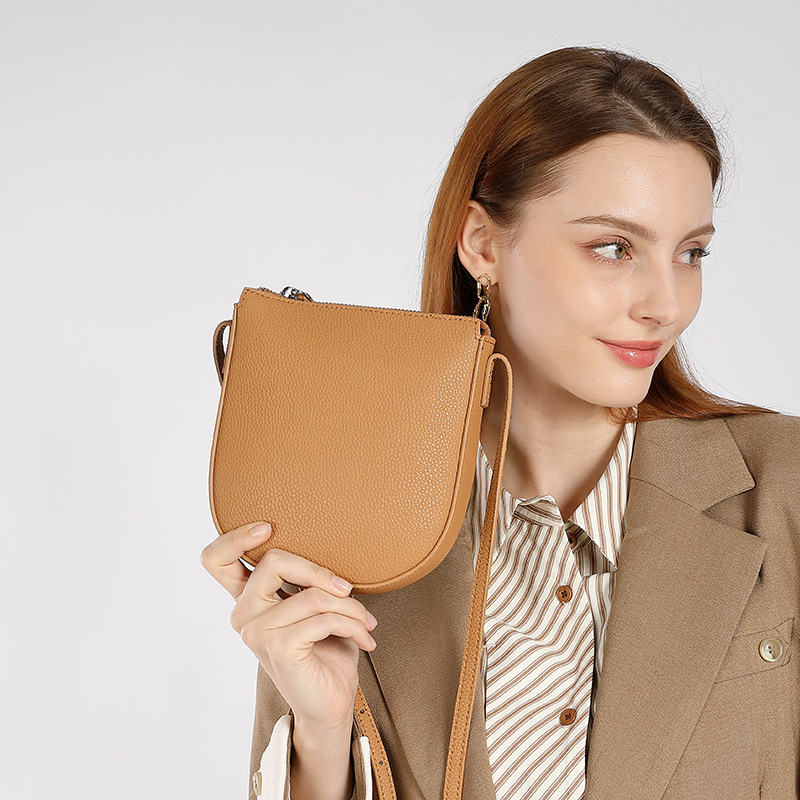 Guangzhou Women's Versatile Casual Niche New Arrival Genuine Leather Luxury Phone Shoulder Crossbody Bag