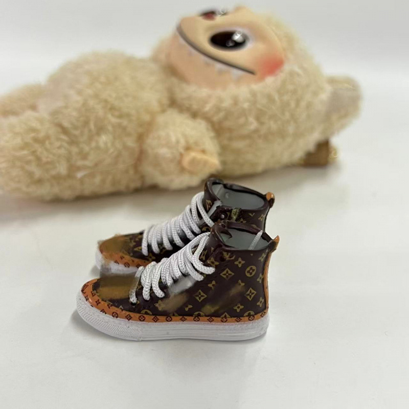 LABUBU Zapatos Rabu Ropa de bebé 17cm felpa vinilo bolso de muñeca colgante para zapatos desnudos caja ciega