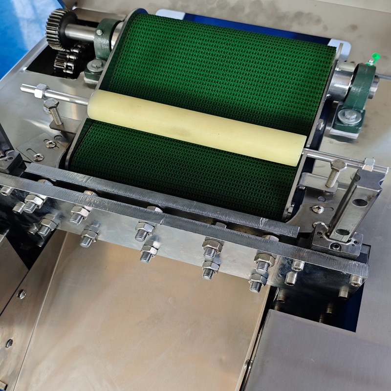 厂家鲜鸡不连刀剁切鸡块机 多能整鸡剁块机 全自动鸭脖切块机