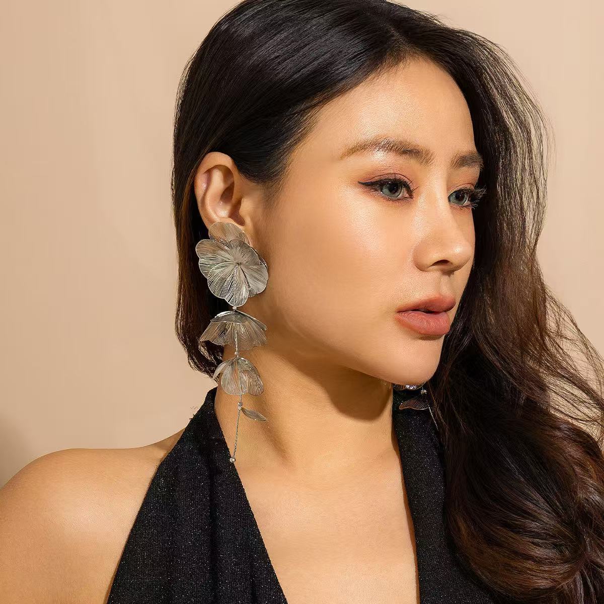 02 화이트케이 귀걸이