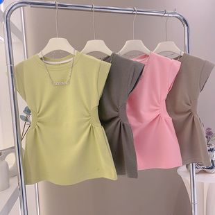 ��Сͯ�ļ���Ʒ�n���@�����r�м�ɫ����ȹŮͯ�¿��ǹ�ɫ�B��ȹ