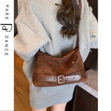 �羳�������д�����2025�¿����Ů�����ճ�ͨ��б����r�Іμ��