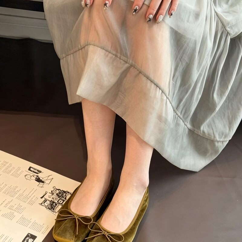 French-style chunky heel retro square-toed gentle evening shoes with bow, slip-on shallow ballet flats for women with soft soles French-style chunky heel retro square-toed gentle evening shoes with bow, slip-on shallow ballet flats for women with soft soles