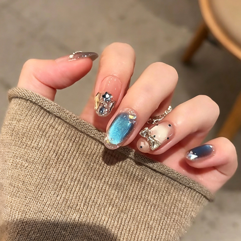 Blue cat-eye handmade press-on nails, sweet and luxurious nail stickers, popular online trend, press-on nails, fake nails, handmade nail pieces