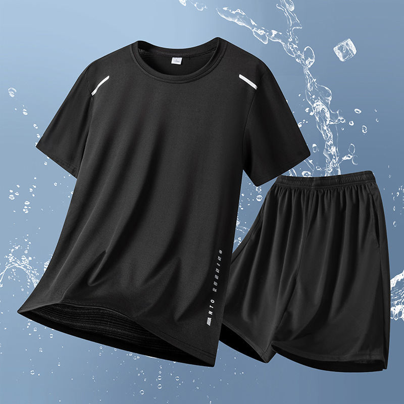 Round-neck ice silk suit, summer thin casual sports style, short-sleeved T-shirt and knee-length shorts two-piece set, thin and trendy Round-neck ice silk suit, summer thin casual sports style, short-sleeved T-shirt and knee-length shorts two-piece set, thin and trendy