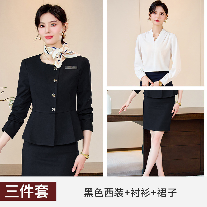 職業スーツの女性と春秋の新型ホテルのフロント作業服美容院の医美は宝石店の工服を接待します。