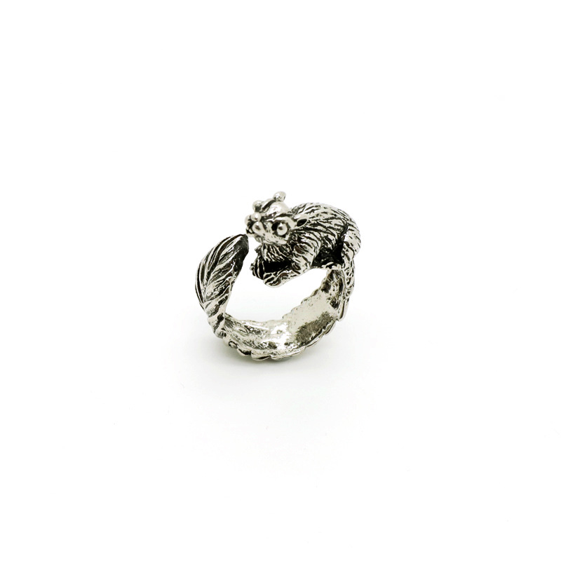 New Retro Punk Metal Squirrel Ring Hip Hop Rock Animal Ring Cross-border Jewelry display picture 1