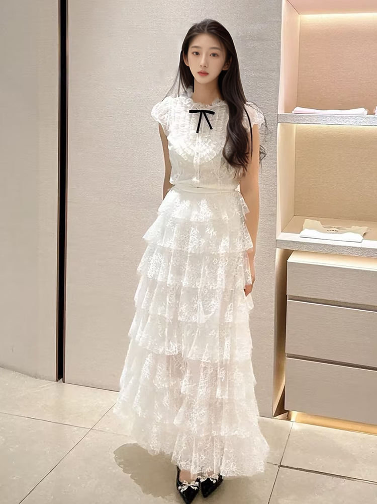 Bộ váy xếp tầng thắt eo phong cách Hàn Quốc mùa hè dành cho nữ, áo sơ mi ren và váy ngắn phối ren — Váy nửa, Áo sơ mi