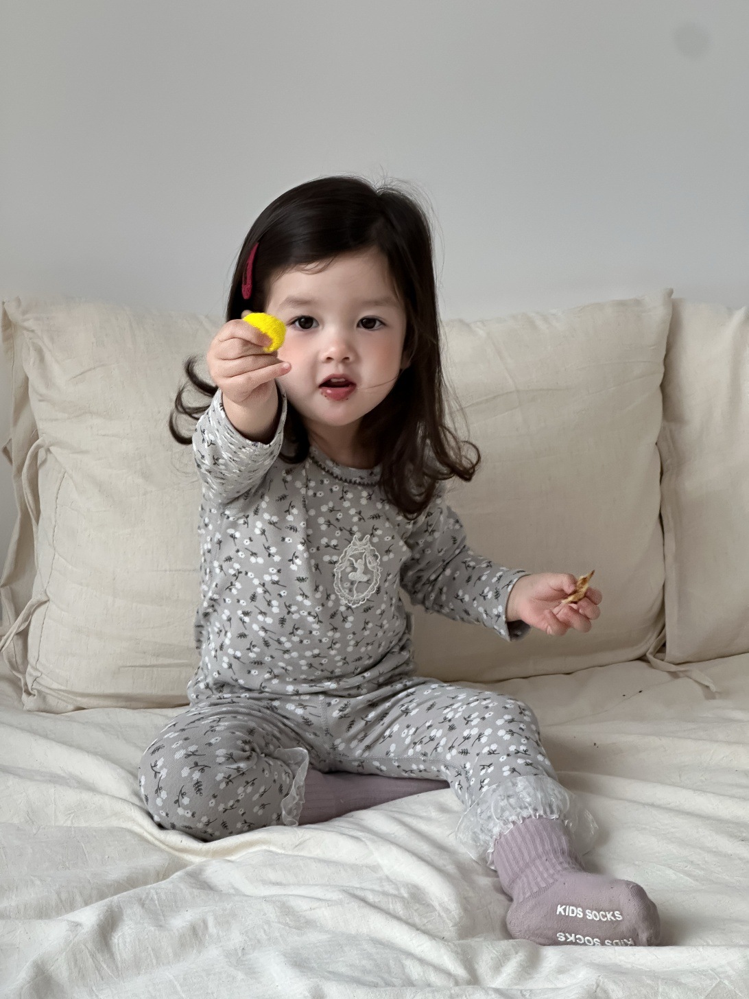 Set de otoño infantil coreano ropa infantil ropa de bebé niñas flores trituradas set de ropa para el hogar otoño invierno abrigo de pijamas