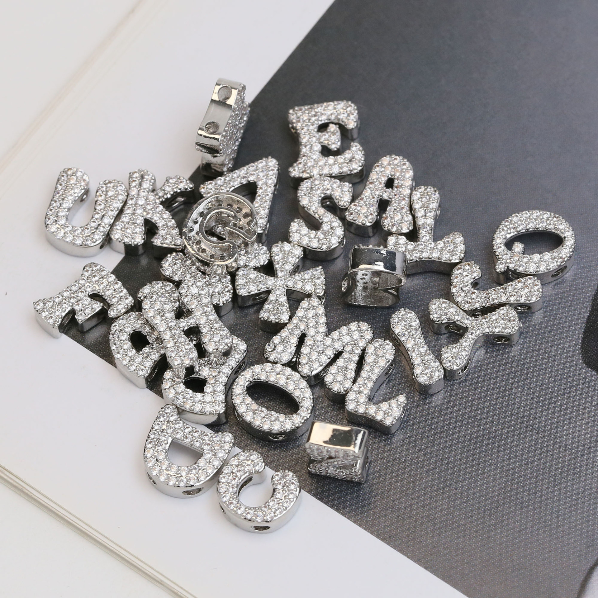 Copper Brass Simple Style Letter Pendant Necklace display picture 2