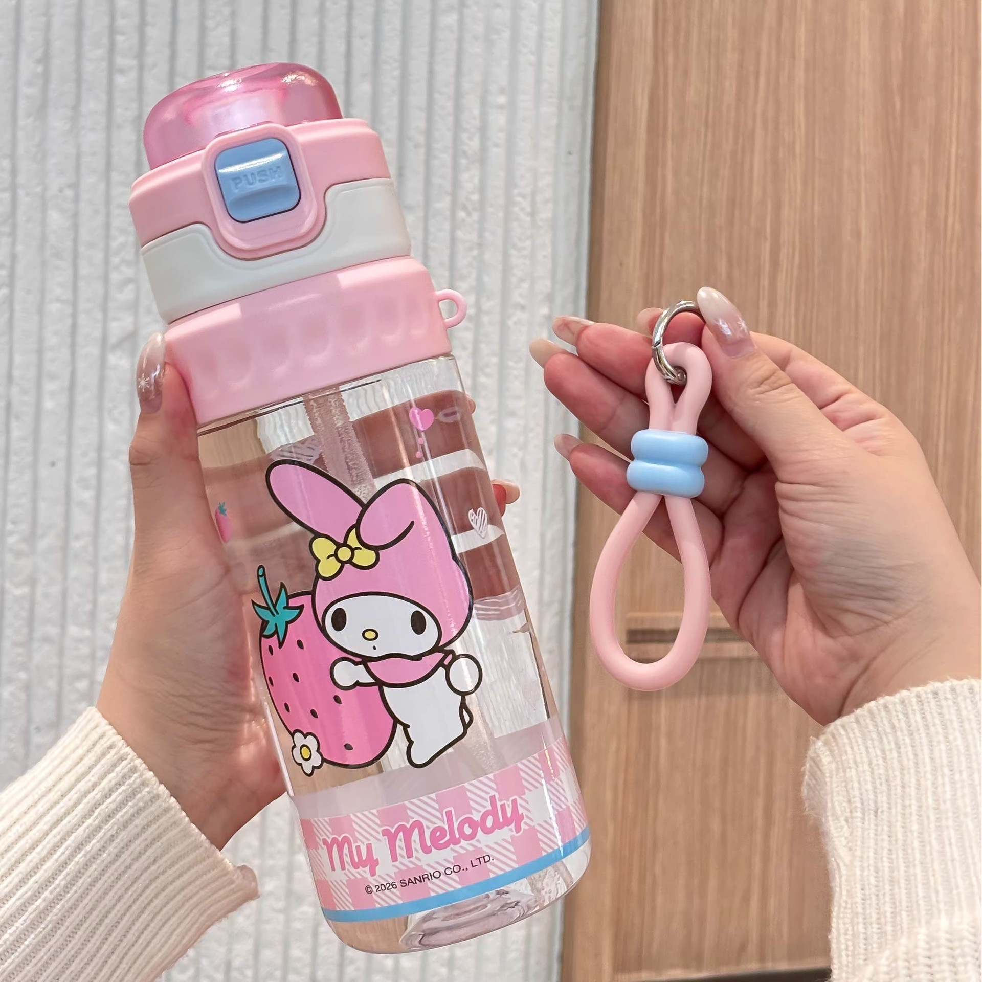 Sanrio tazas de agua de gran capacidad para niños, niñas encantadoras para estudiantes de primaria, 2026 nuevas tazas de spray de verano