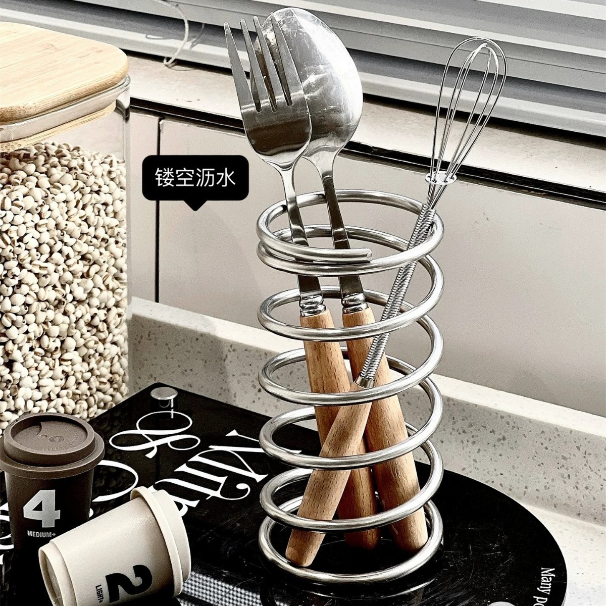 Metal Toothbrush Holder Simple Desktop Storage Rack Bathroom Drain Storage Rack Cosmetic Brush Advanced Hollow Pen Holder Ornaments