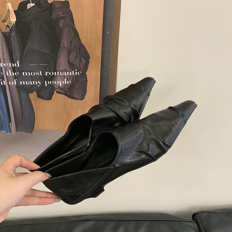 2026 New French Retro Style Pointed Toe Pleated Slip-On Soft Leather Versatile Commuting Shoes 2026 New French Retro Style Pointed Toe Pleated Slip-On Soft Leather Versatile Commuting Shoes