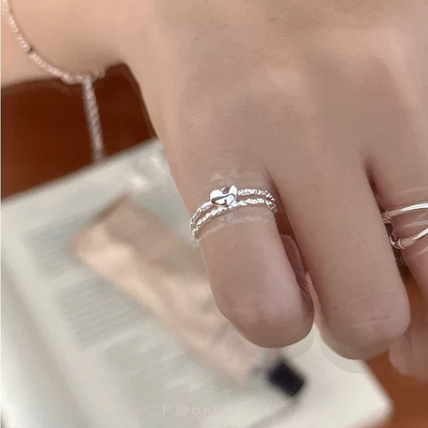 Double-Layer Heart Texture Pattern Ring for Women, Irregular Tail Ring, Ultra-Small Pinky Ring, High-End Feel, Light Luxury, Niche Design, Minimalist