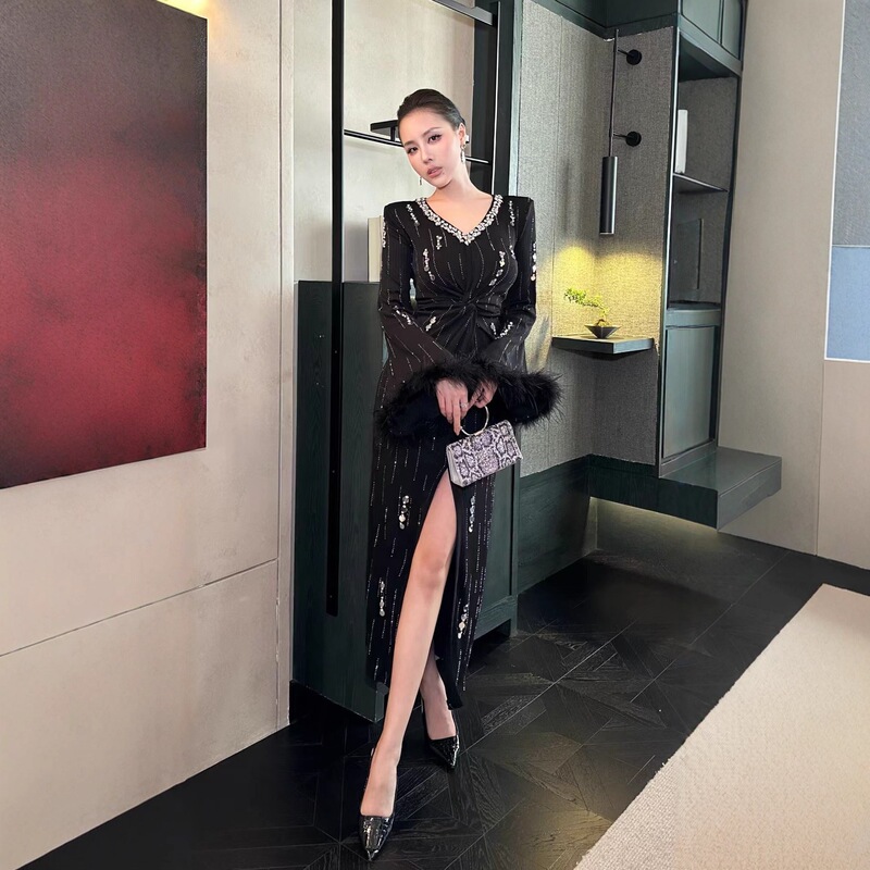 Performance Outfit for Female Singer, Nightclub Bar Full Diamond Embellished Slim-Fit Dress, Singer's Ball Gown, Banquet Party Light Luxury Dress Performance Outfit for Female Singer, Nightclub Bar Full Diamond Embellished Slim-Fit Dress, Singer's Ball Gown, Banquet Party Light Luxury Dress