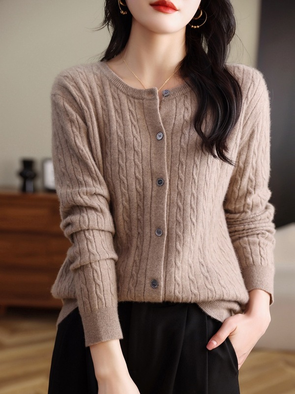 春と秋の新商品の丸首のニットの女性のニットのカーディガンのコートのセーターの上着の女性のファッションの修身の麻花の長袖|undefined