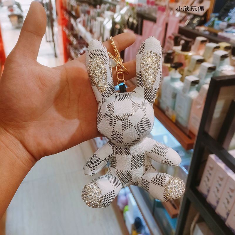 흰색 격자 무늬 수제 드릴