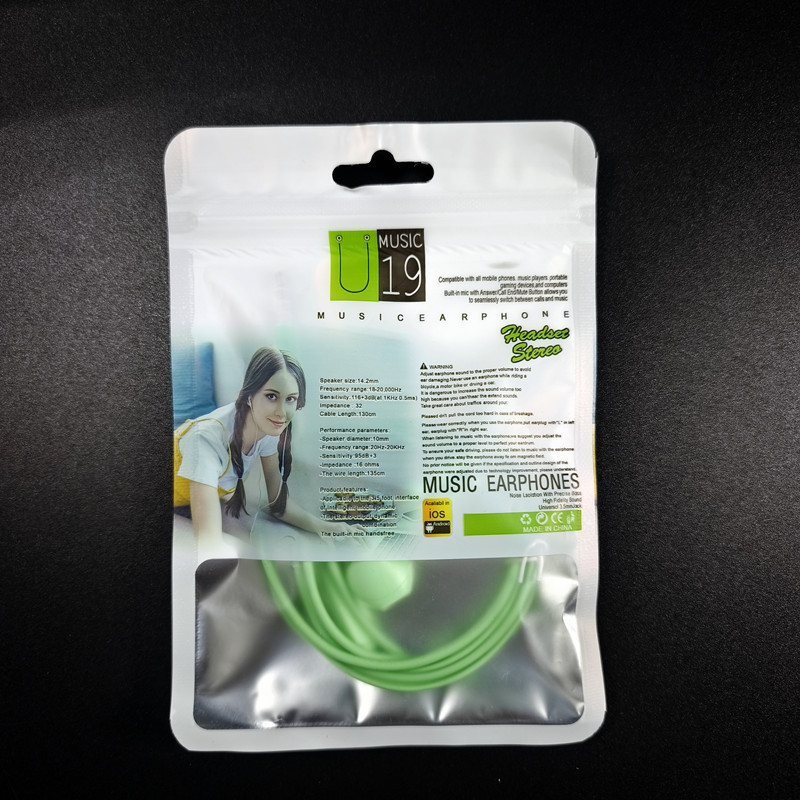 U19 música con cable y medio en el oído con graves pesados con control de cable de trigo, auriculares en bolsa, auriculares al por mayor