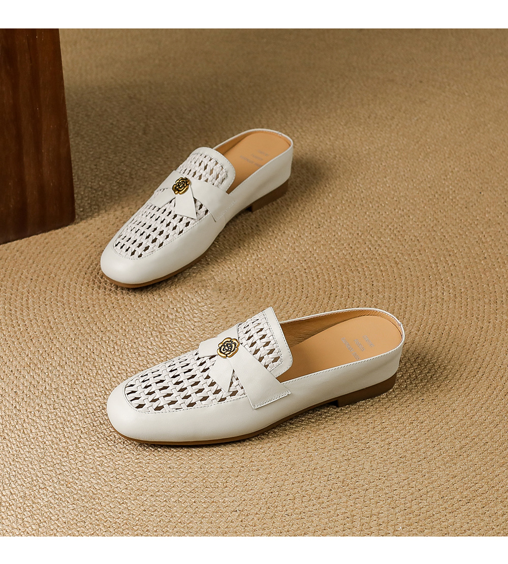 Dép sandal nữ bít mũi đế bằng họa tiết hoa sơn trà phong cách Anh — đen chi tiết 18