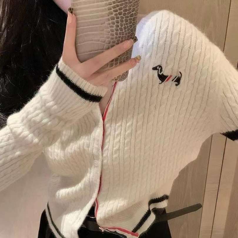 Trendy Versatile Round Neck Sweater with a Sense of Design, College Style, Dog Embroidery, Women's Knitted Cardigan, Lazy Style