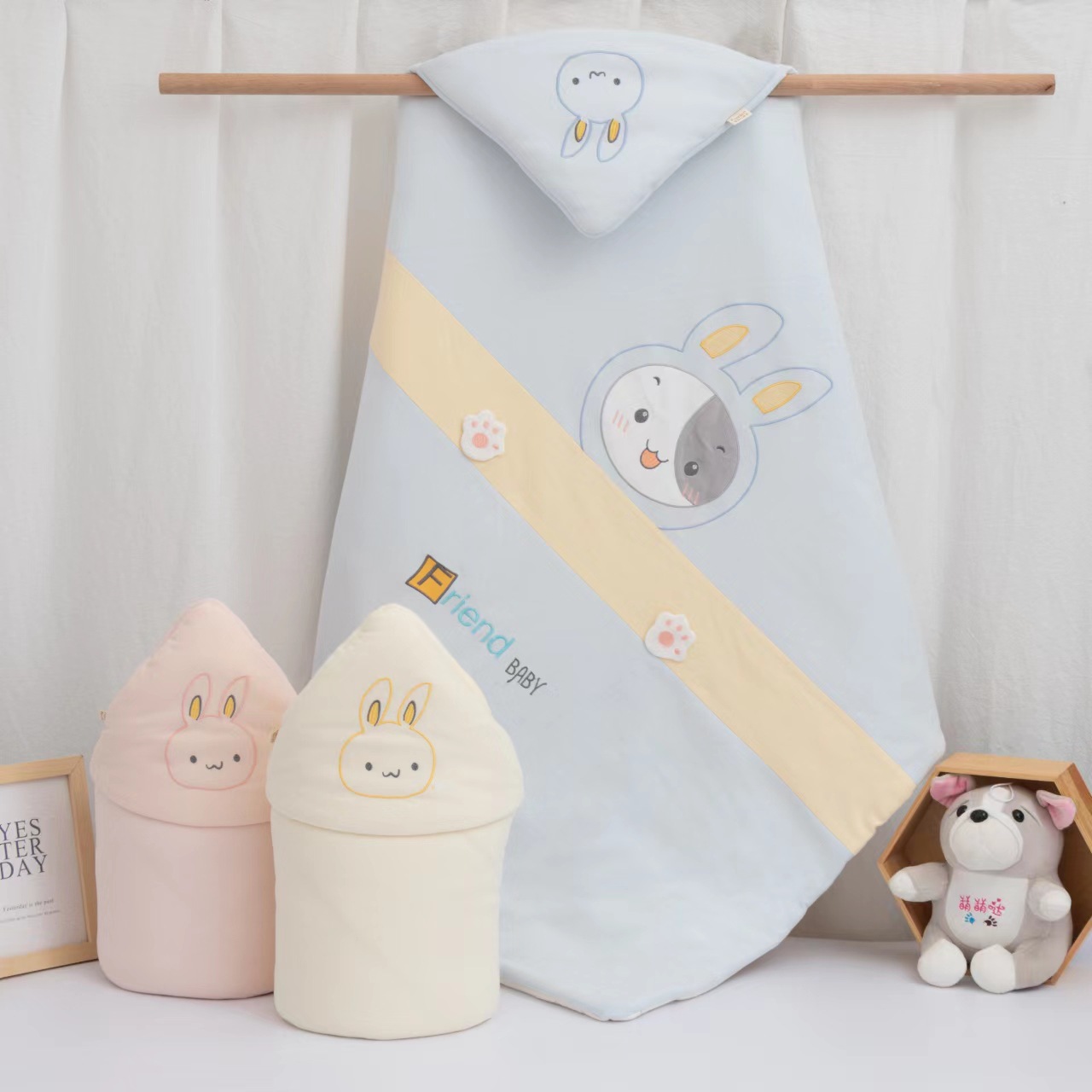 WeChat suministro directo de dibujos animados bordado manta swaddling manta al por mayor Bebé cálido algodón y engrosamiento edredón anti-kick saco de dormir