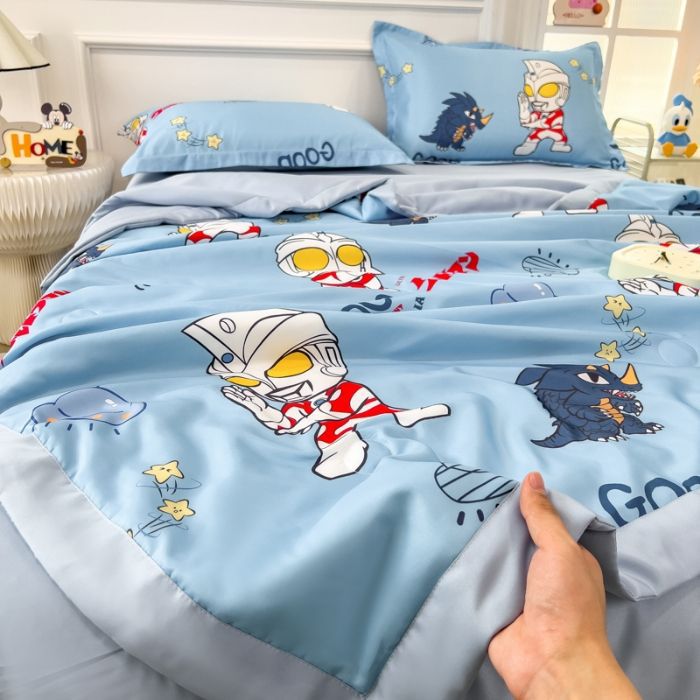 여름 퀼트 - 울트라맨이 괴물과 싸운다