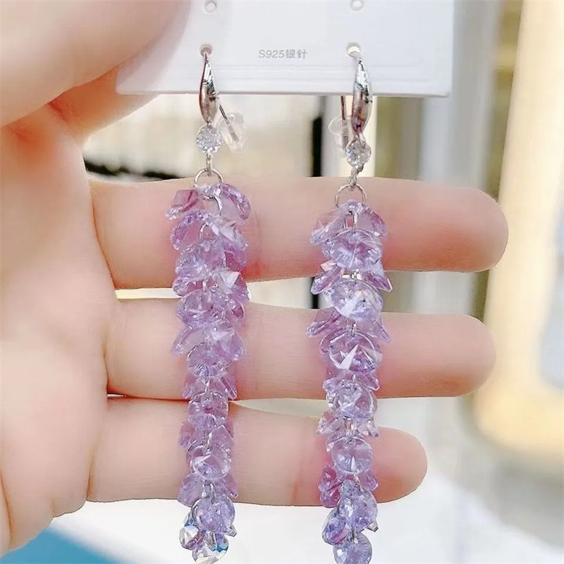 2025 nuevo hogar aretes de cristal púrpura con bordas de uva amistita hadas pendientes de orejas ganchos de orejas simples de alta calidad