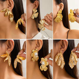 欧美跨境朋克金属风银杏叶金色耳钉女 时尚潮款树叶耳环earrings