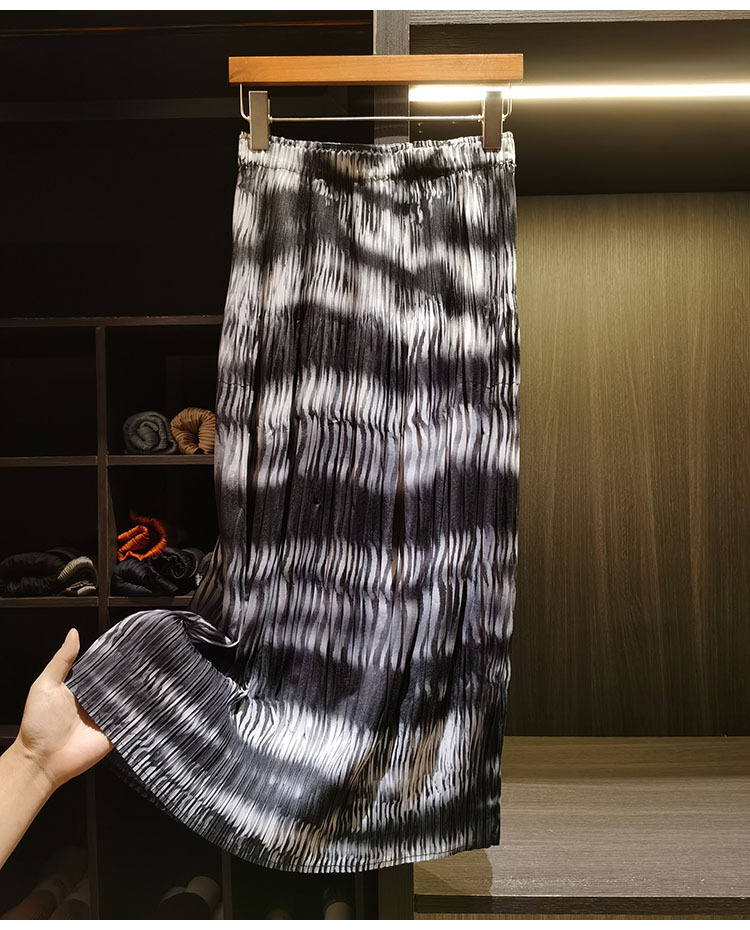 Chân váy chữ A dáng midi họa tiết in loang mực nước phong cách Nhật — Mực nước chi tiết 8