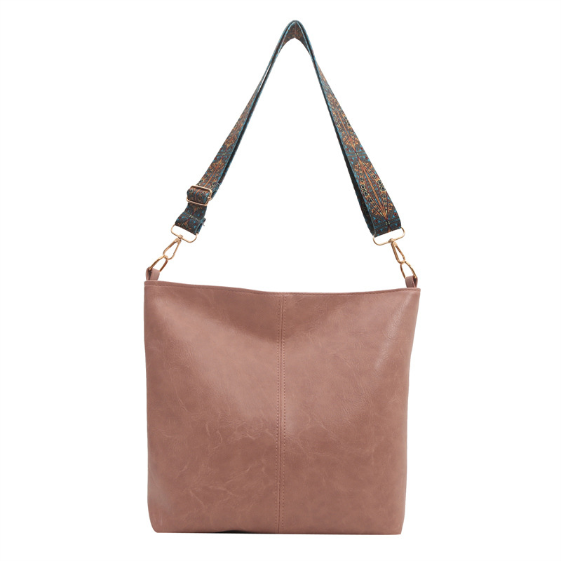 Gran capacidad de superficie suave ocio verano 2024 nueva moda temperamento de tendencia axilar correa de hombro ancha bolso de mujer