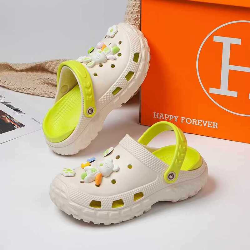 Soft-Soled Eva Clogs for Women, Summer Outdoor Wear, Cute Bear Design, Thick-Soled, Height-Increasing, Non-Slip, Closed-Toe Beach Sandals