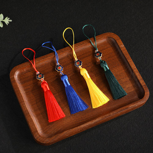 6CM small plum blossom tassel tassel bookmark headdress small hanging tassel U disk pendant fan pendant wholesale sachet sachet pendant