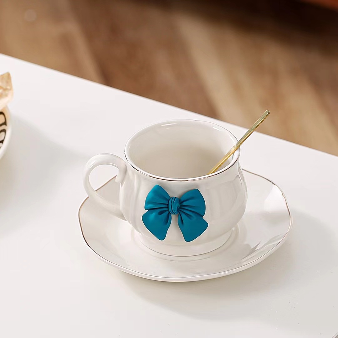 Taza de café creativa arco de cerámica taza de té de la tarde simple de alto valor de la cara de las chicas tazas y platos combinación de regalo