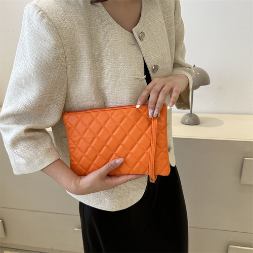 New style bag women's clutch bag contrasting diamond casual bag summer solid color large capacity hand envelope bag