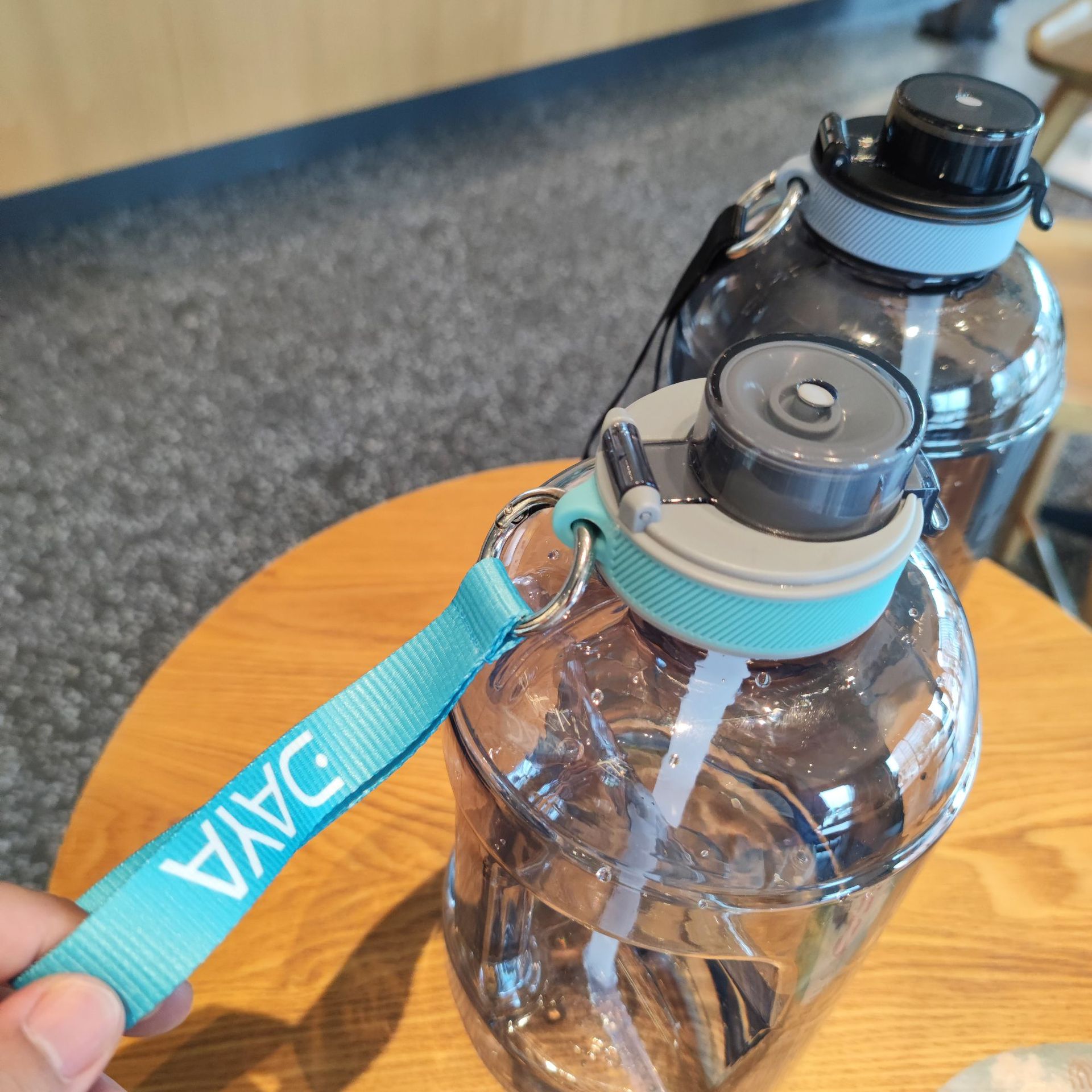 Deportes de gran capacidad hervidor cuerda portátil transparente paja PC plástico bebida directa taza l al por mayor 2200ml