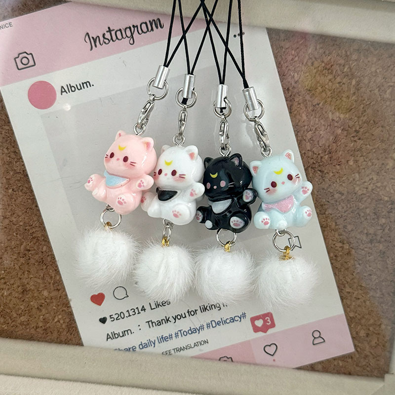 新商品の立体アニメの子猫の携帯チェーンが可愛い樹脂のキーホルダーです。
