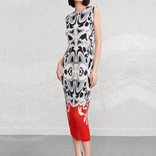 三宅连衣裙女小个子夏季女装印花优雅高级感修身无袖褶皱铅笔裙