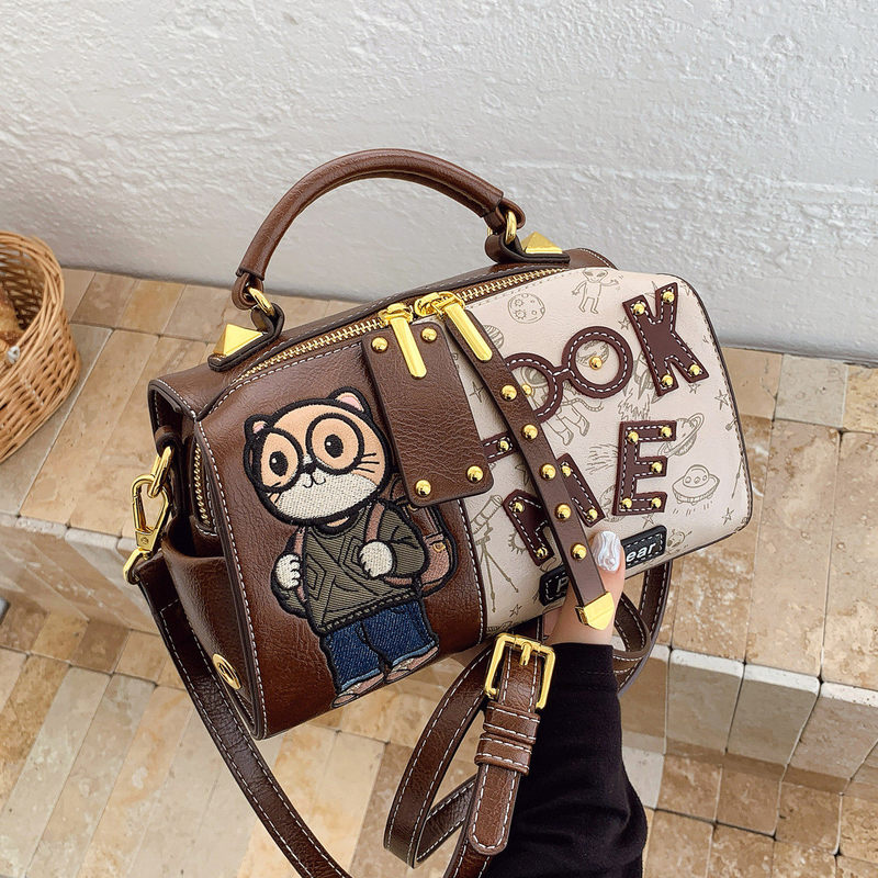 2026 New Fashion Versatile Bear Shoulder Handbag for Women, Niche Design Pillow Bag, Color-Blocking Commuter Crossbody Bag