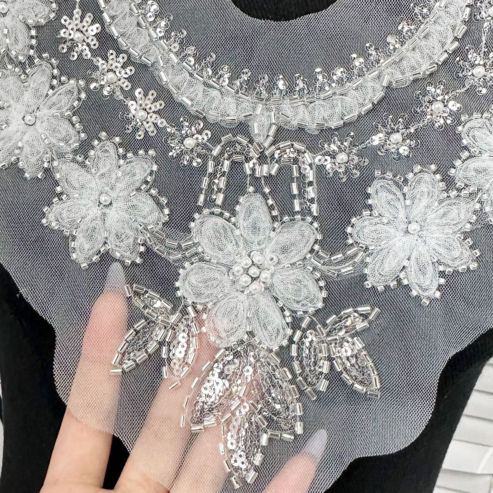 Hangzhou en línea explosión blanca U-cuello cuello cuello de esquinilla decoración con ropa vestido suéter de punto image 4