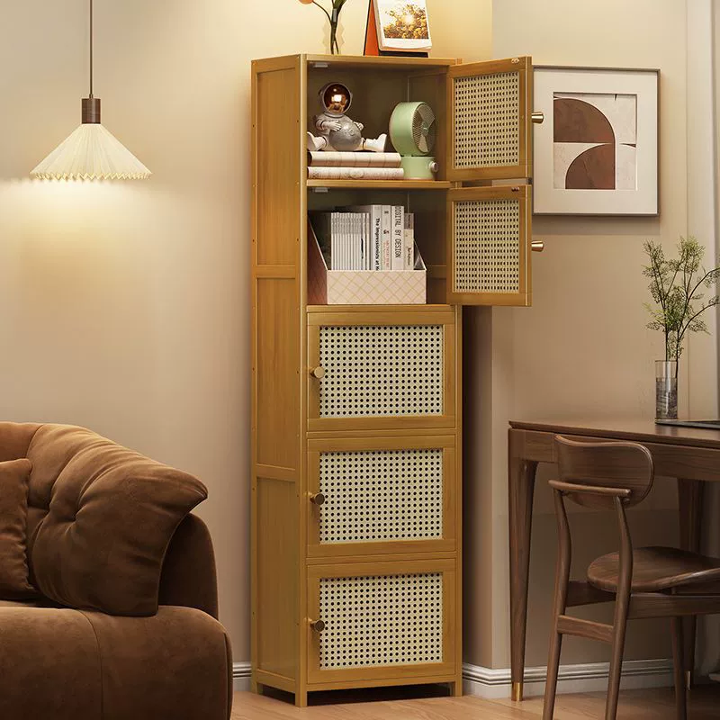 Простой книжный шкаф с углублением пыли