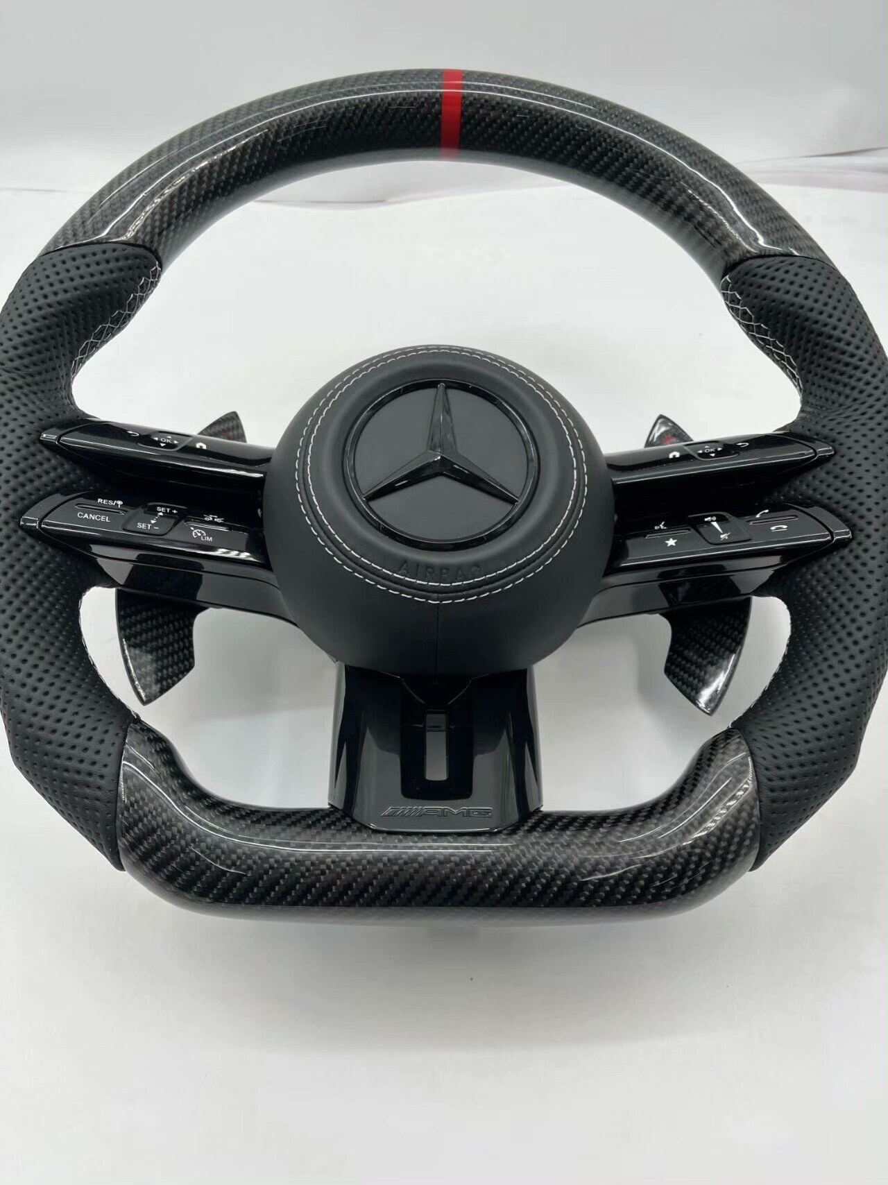 Mercedes-Benz W204 W205 modified dragonfly steering wheel, AMG-style carbon fiber and genuine leather options, available for cross-border supply