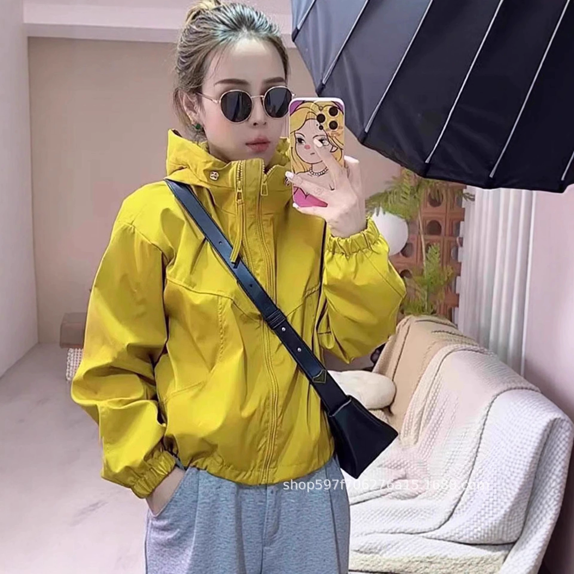 Женская куртка с капюшоном 2026 года, в милом корейском стиле, элегантная и стильная, весеннее пальто для миниатюрных женщин.