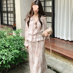 初秋新款海棠精致领荷叶边浪漫优雅碎花上衣+半身裙套装