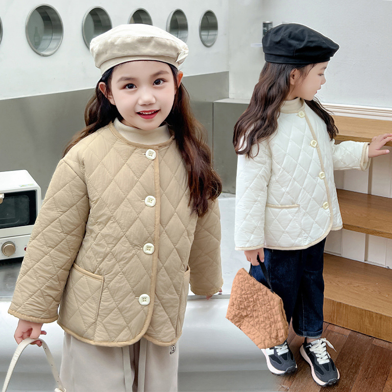 子供服の新型の女の子の洋気の厚いコートの子供の洋気の冬服の赤ちゃんの韓国版の保温する綿入れの上着|undefined
