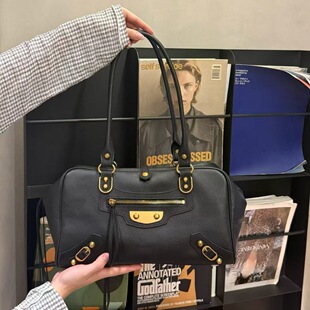 �����¿�Bolero�ڽ��g��Ҹ�°��^��ţƤ�͹������Lͨ�ڲ�ʿ�D��
