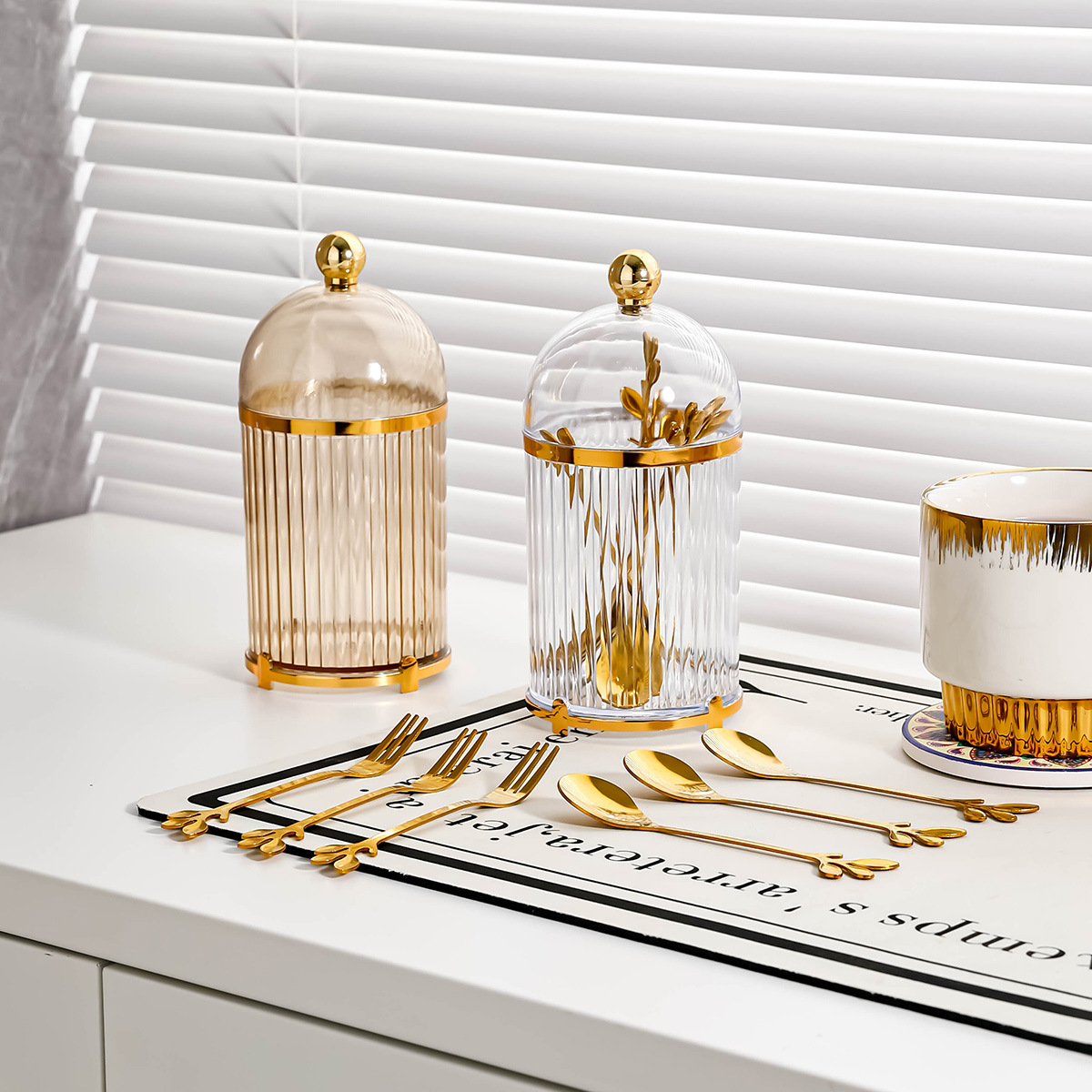 Tenedor de fruta tenedor luz traje de hogar de lujo Tenedor de pastel de acero inoxidable con lata plato pequeño caja de almacenamiento de palo de fruta avanzada