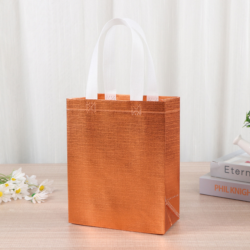 Bolso de tela no tejida chapado en oro y plata en papel de aluminio, bolso de tela no tejida empaquetado en bebidas, bolso de compras de regalo con logotipo impreso