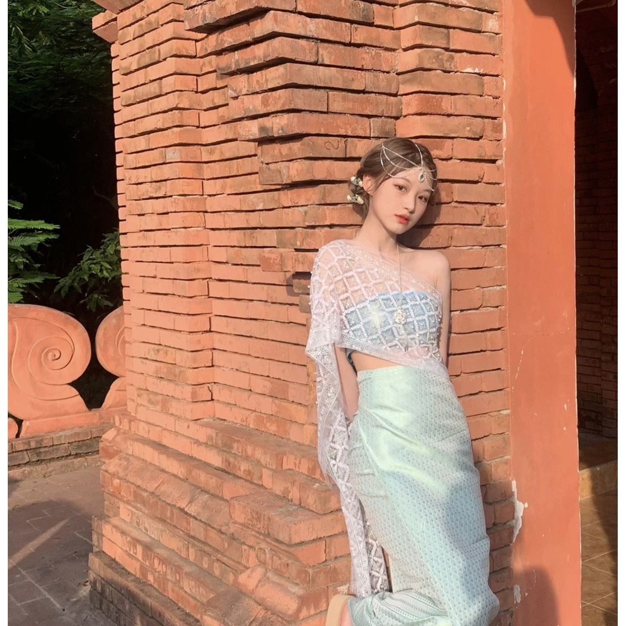 28가지 스타일의 스커트 + 튜브탑 + 숄 + 플루메리아 머리핀